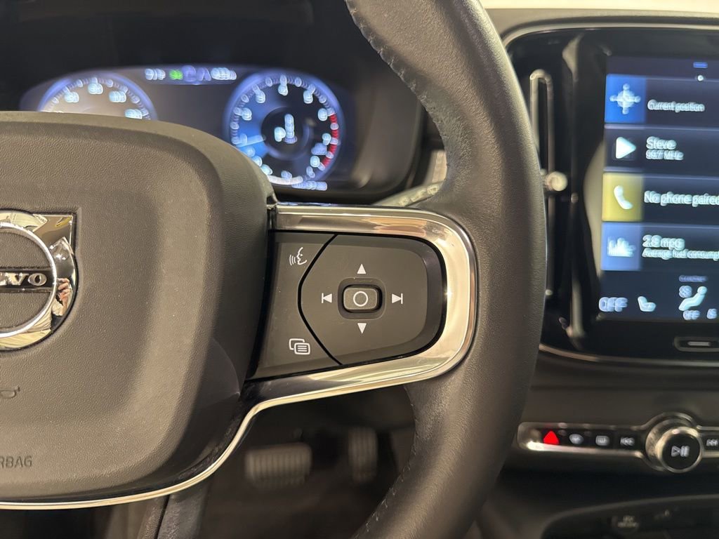Used 2019 Volvo XC40 T5 Momentum image 10