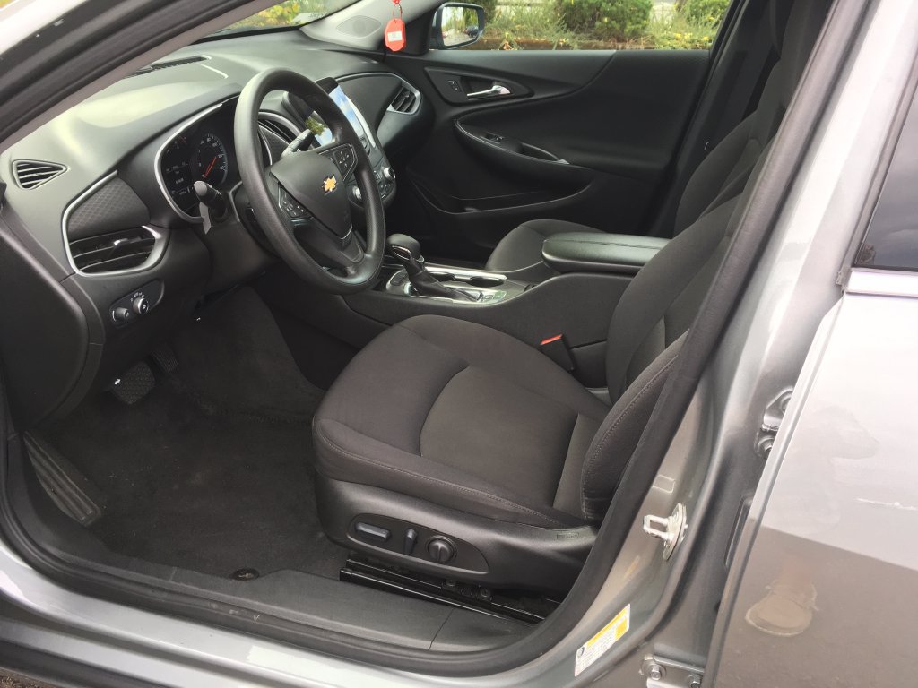 Used 2025 Chevrolet Malibu LT FWD image 21