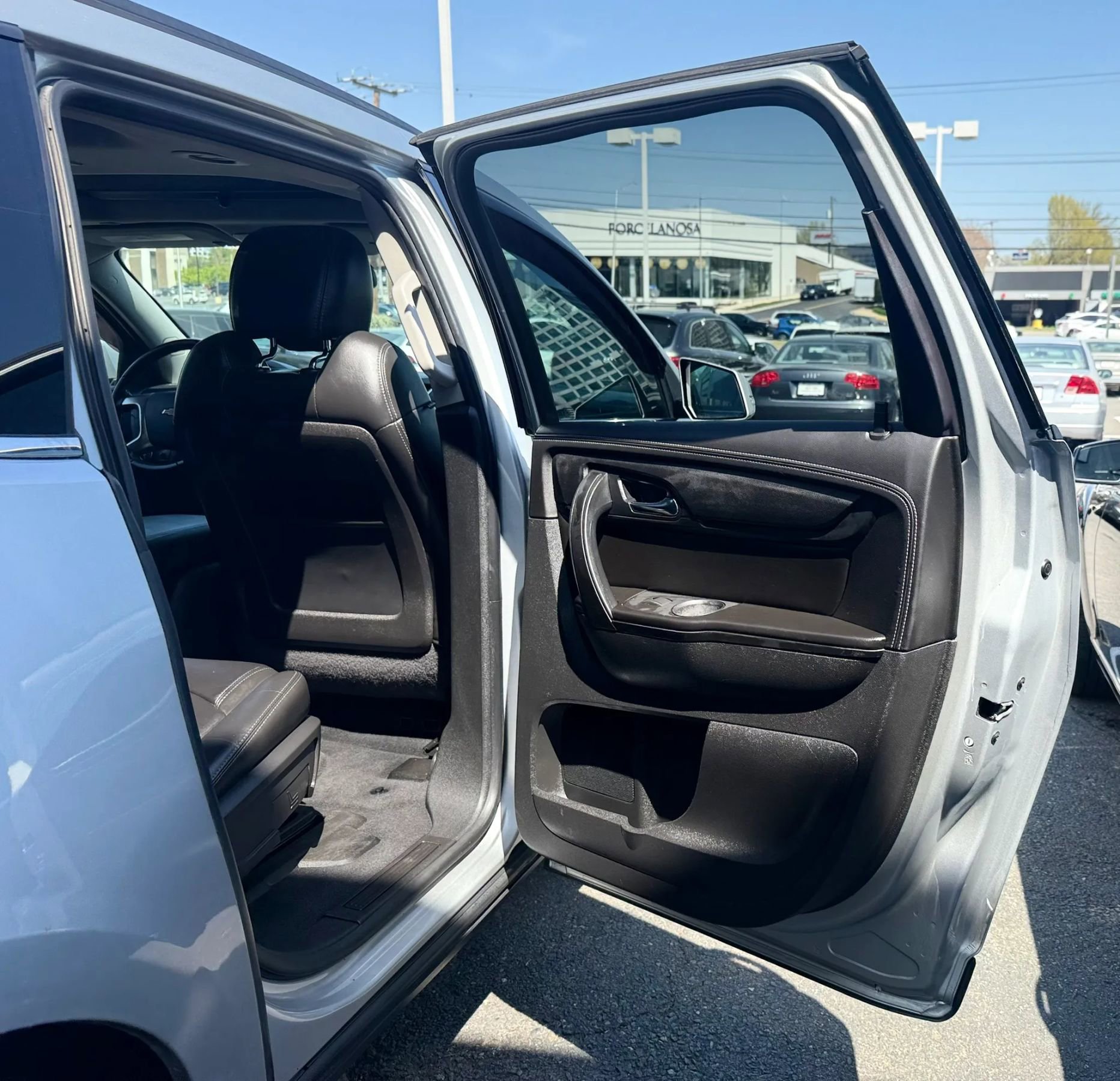 Used 2017 Chevrolet Traverse LT image 31