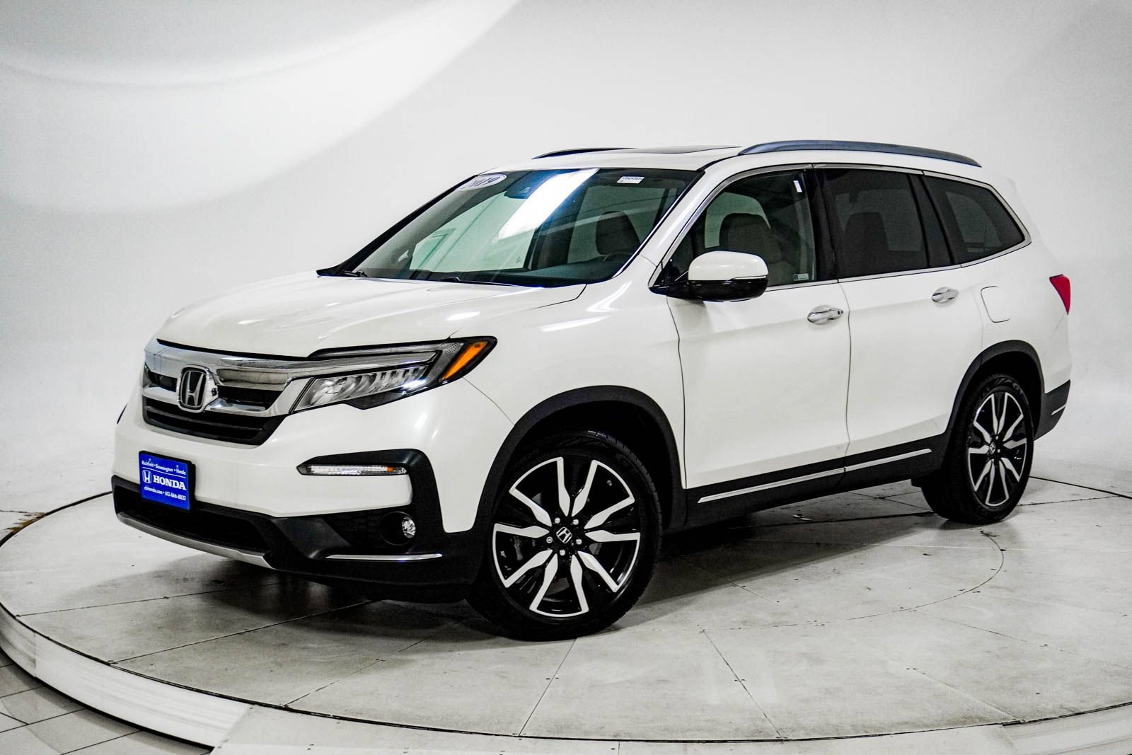 Used 2019 Honda Pilot Touring video 1