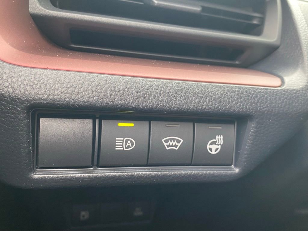 Used 2026 Toyota Prius Plug-In Hybrid image 22