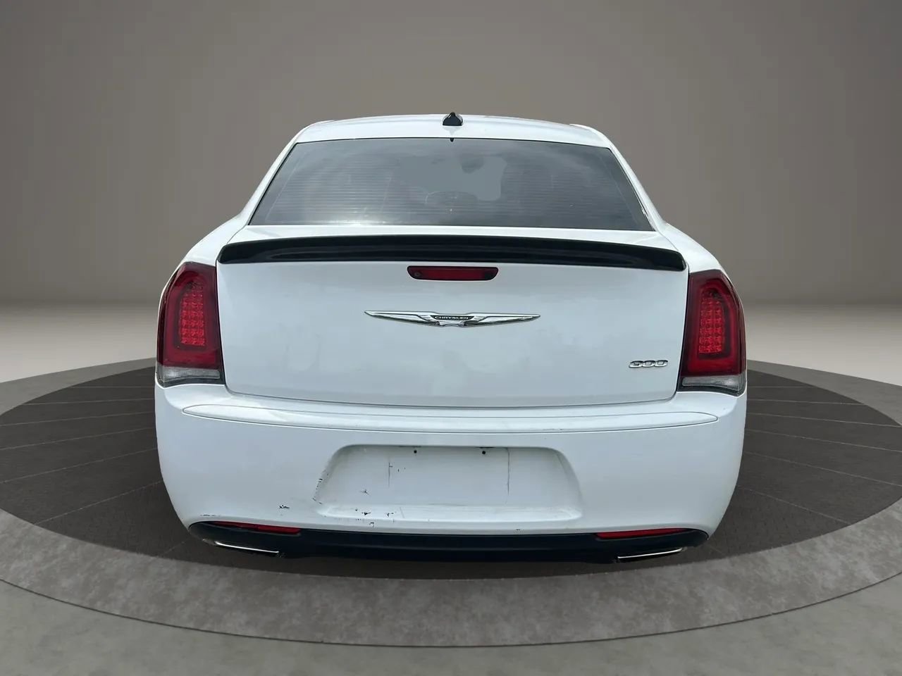 Used 2019 Chrysler 300 Touring w/ Sport Appearance Package RWD image 4