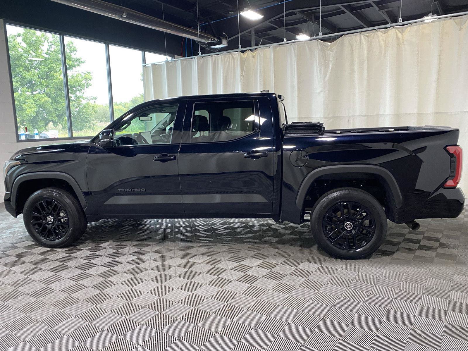 Used 2024 Toyota Tundra Limited AWD/4WD image 9