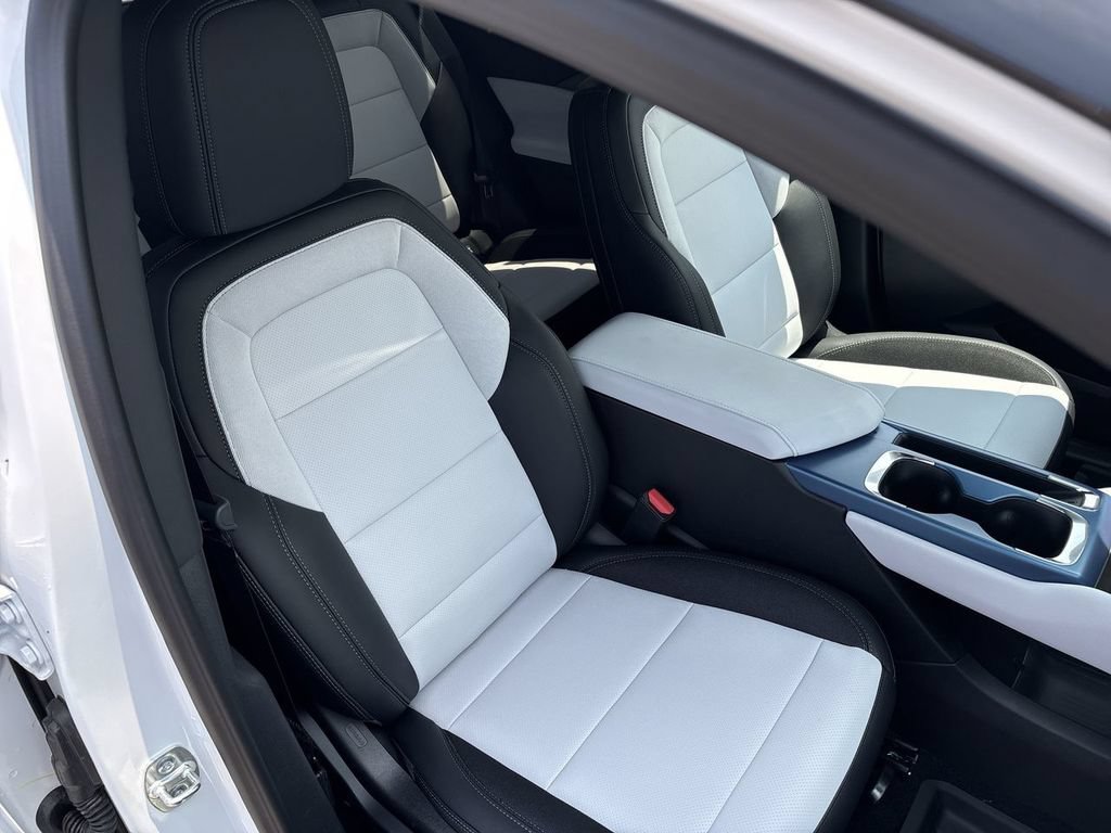 New 2026 Chevrolet Equinox EV LT AWD/4WD image 28