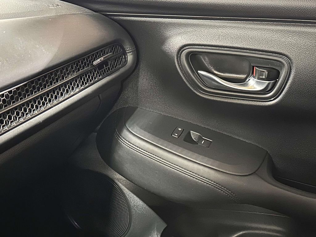 Used 2023 Honda HR-V LX image 23
