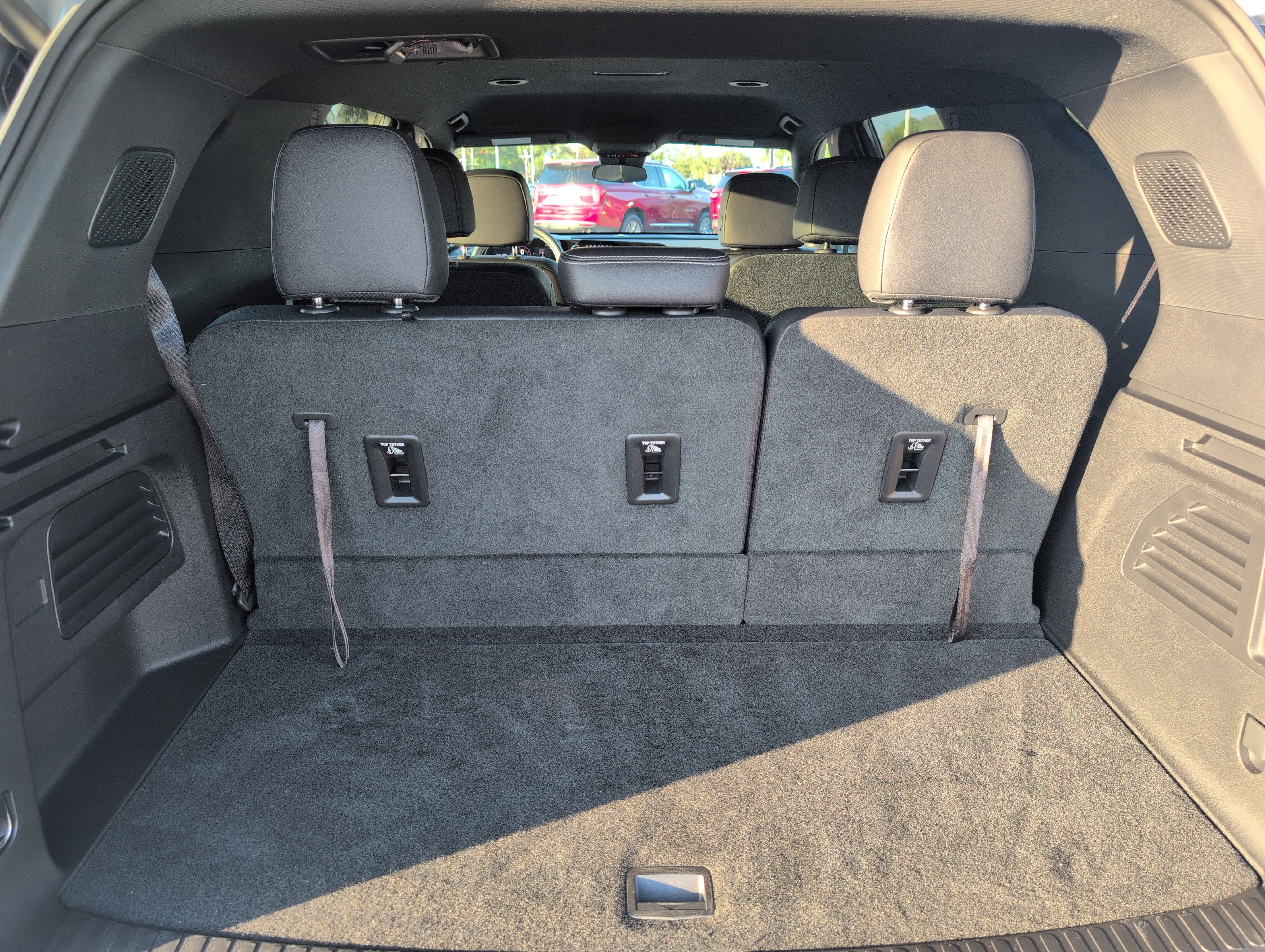 Used 2025 Chevrolet Traverse LT image 30