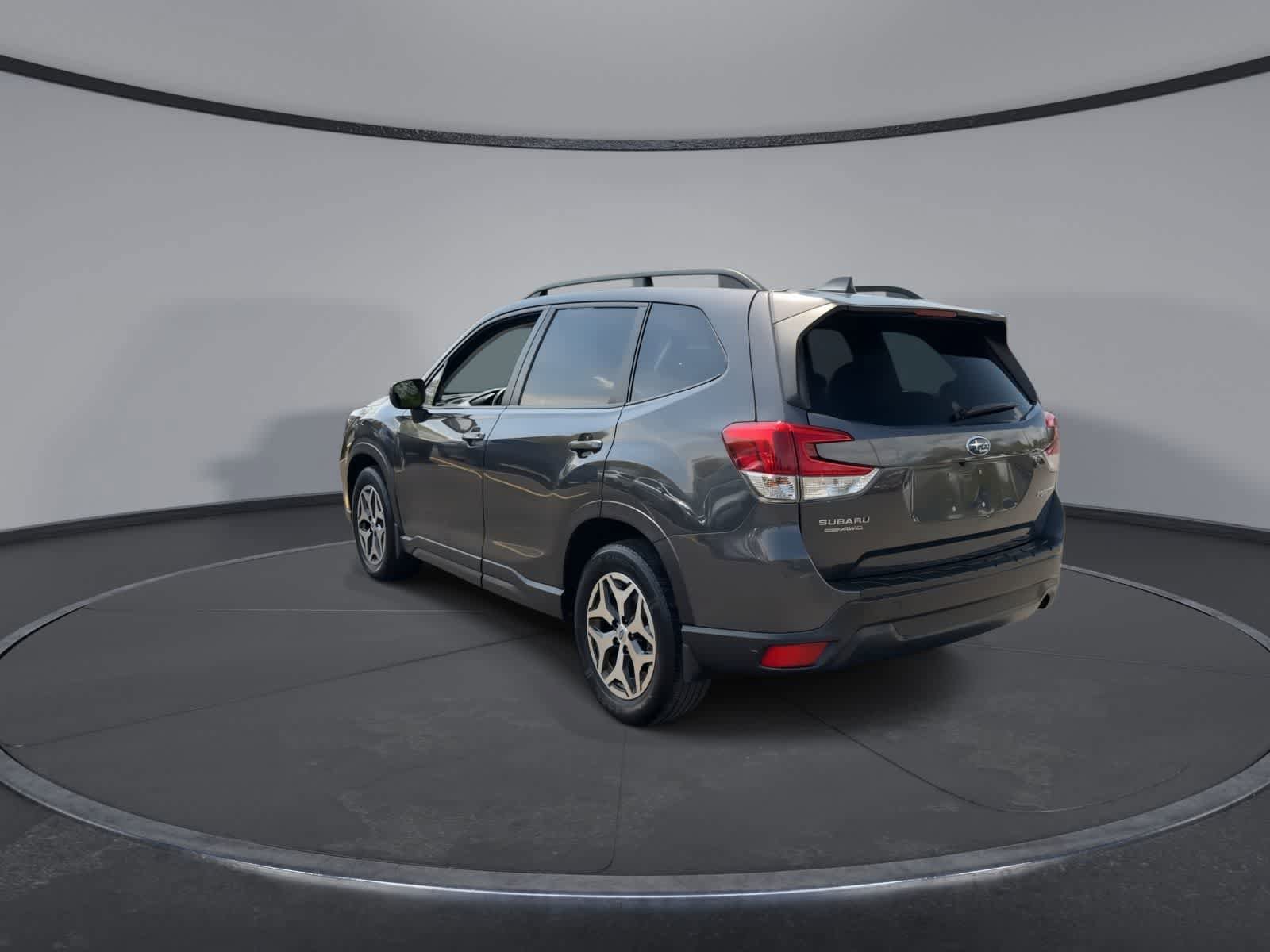 Used 2021 Subaru Forester Premium AWD/4WD image 6