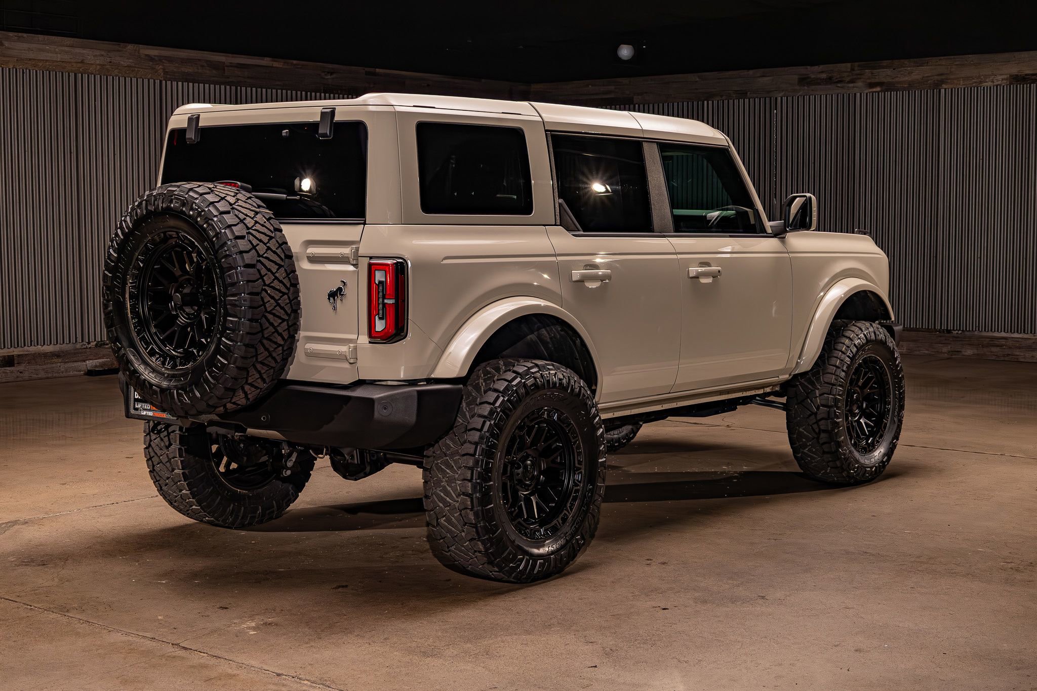 Used 2025 Ford Bronco Outer Banks image 10