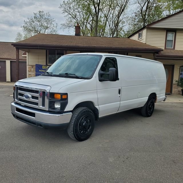 Used 2014 Ford E-150 and Econoline 150 Extended w/ Interior Upgrade Package image 2