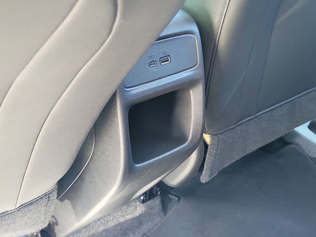 Used 2025 Chevrolet Trax LT FWD image 13