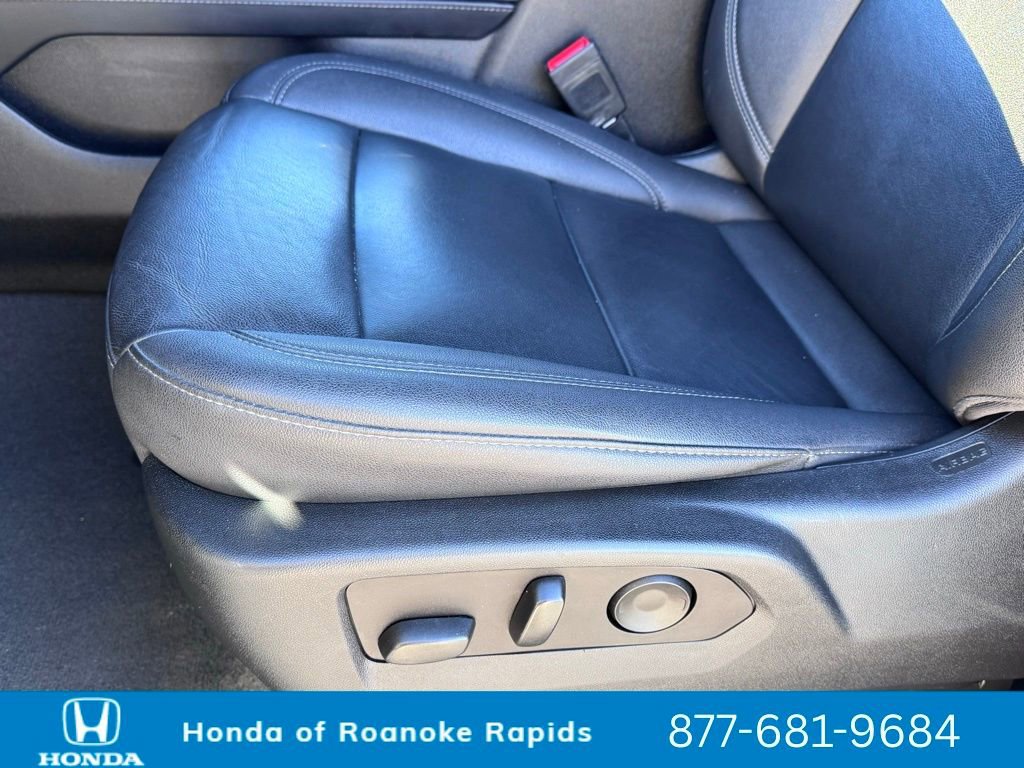 Used 2023 Chevrolet Suburban LT image 30