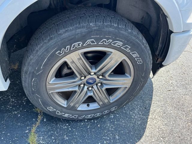 Used 2020 Ford F150 XLT w/ Equipment Group 302A Luxury AWD/4WD image 3