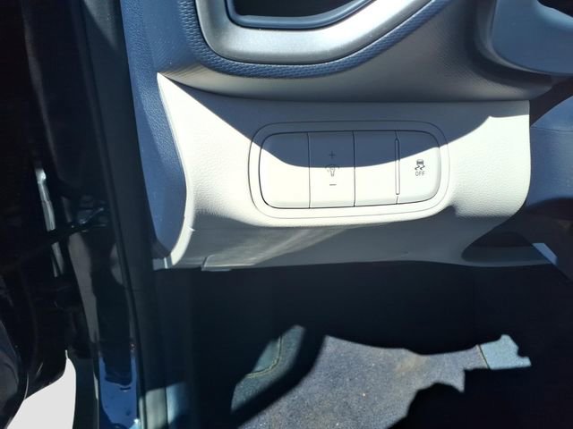 Used 2023 Hyundai Venue Limited w/ Cargo Package image 14