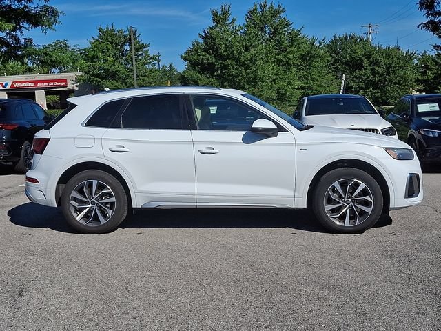 Used 2023 Audi Q5 2.0T Premium w/ Convenience Package AWD/4WD image 9