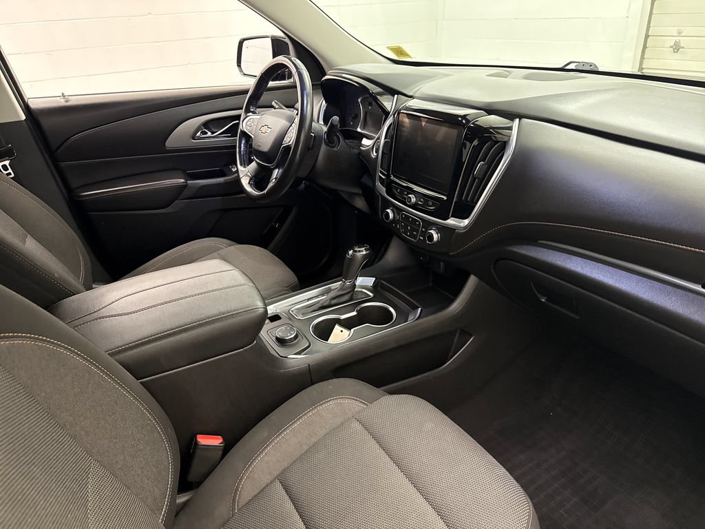 Used 2019 Chevrolet Traverse LT w/ LPO, Floor Liner Package AWD/4WD image 27