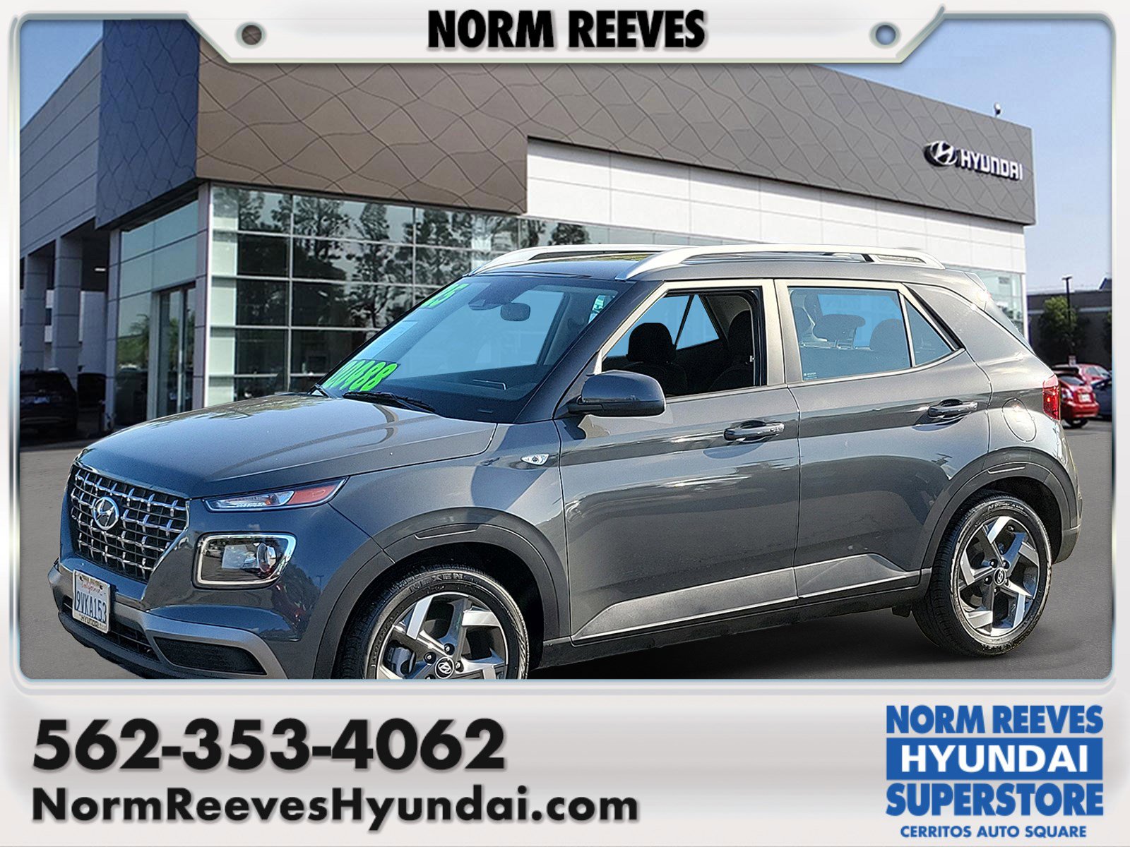 Certified 2025 Hyundai Venue SEL FWD image 1