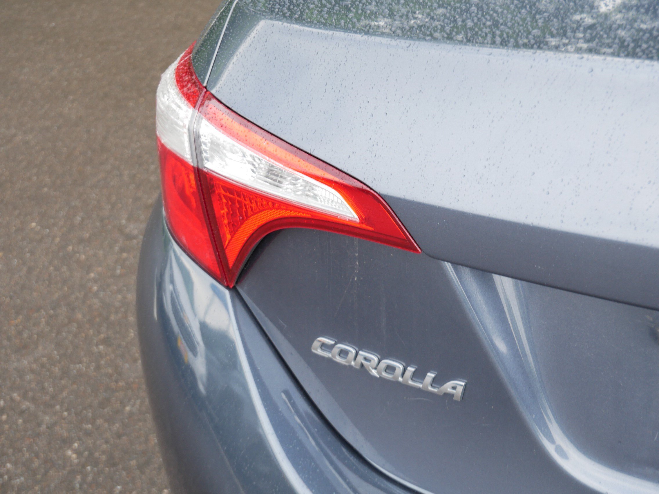 Used 2015 Toyota Corolla LE FWD image 17