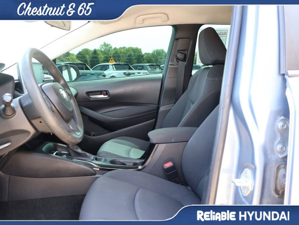 Used 2020 Toyota Corolla LE FWD image 23