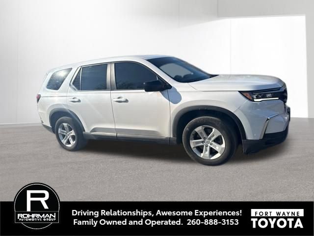 Used 2023 Honda Pilot LX image 3