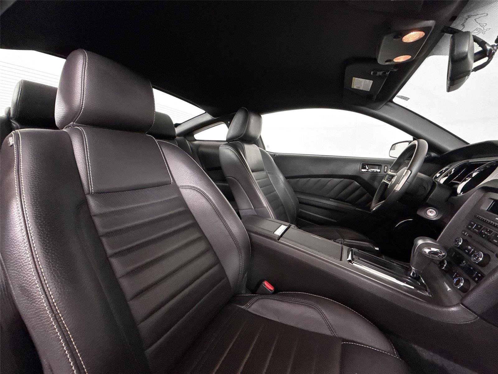 Used 2011 Ford Mustang Premium w/ 202A Rapid Spec Order Code RWD image 35