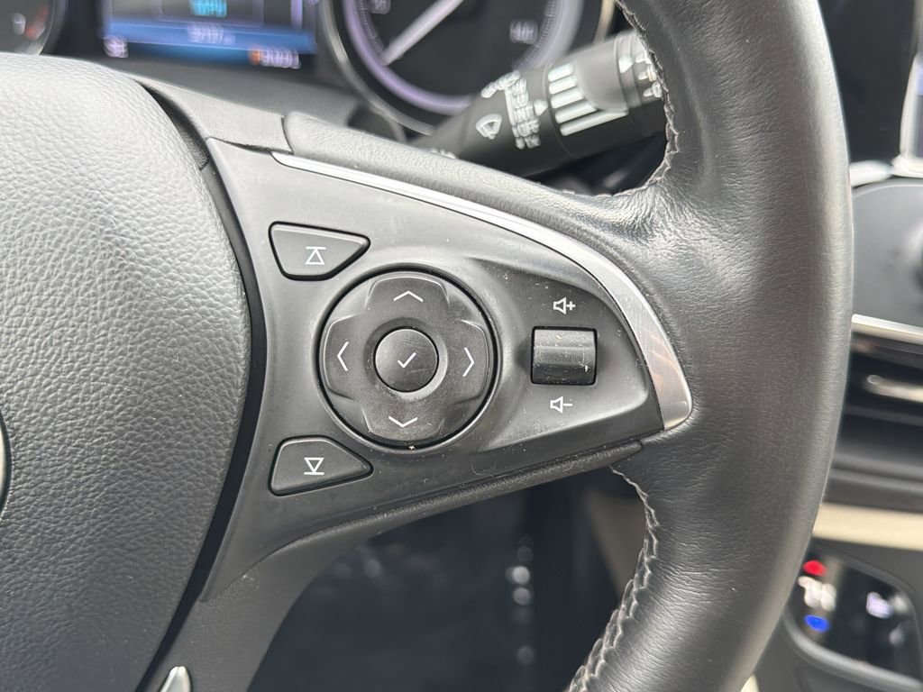 Used 2020 Buick Envision Essence w/ Experience Buick Package image 11