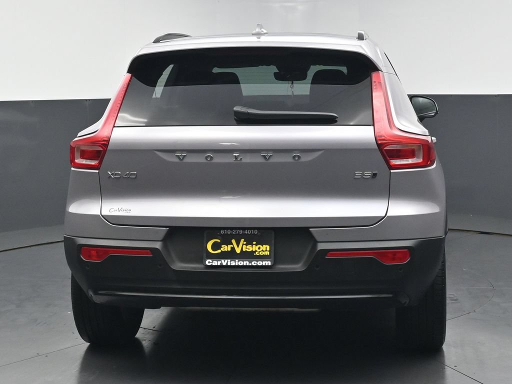 Used 2026 Volvo XC40 B5 Plus AWD/4WD image 4