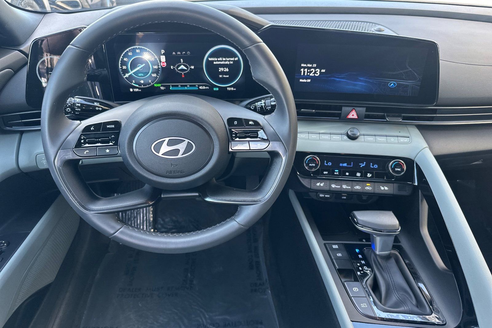 Certified 2025 Hyundai Elantra Limited image 17