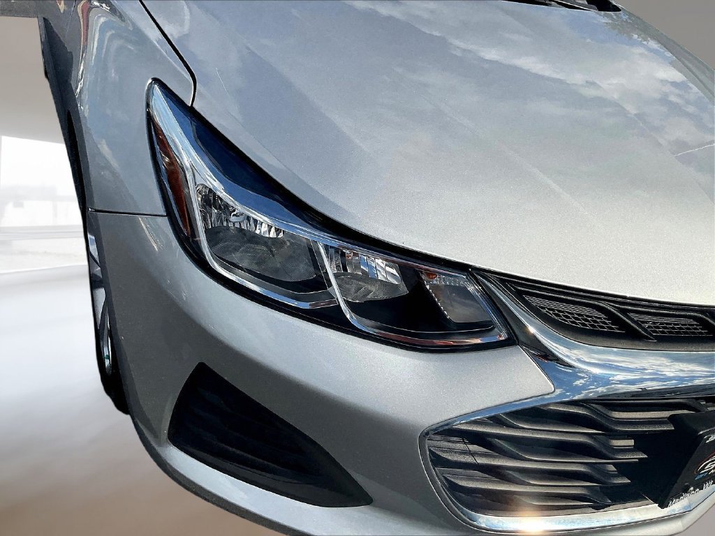 Used 2019 Chevrolet Cruze LS w/ LS Convenience Package FWD image 29