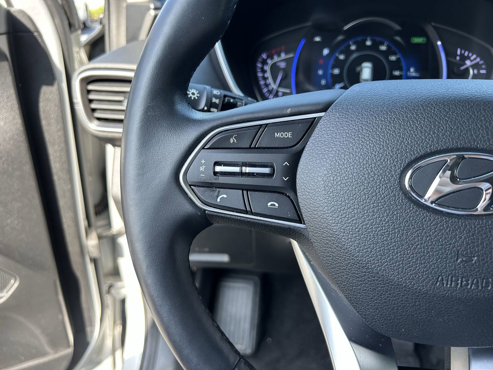 Used 2020 Hyundai Santa Fe Limited image 27