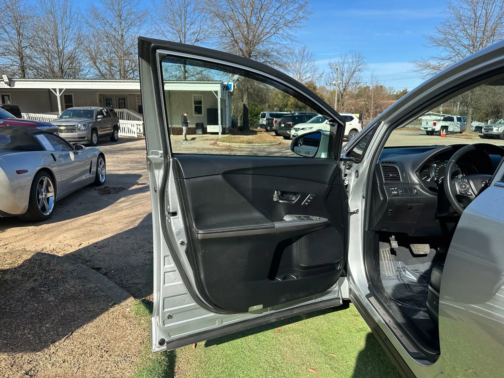 Used 2015 Toyota Venza XLE image 13