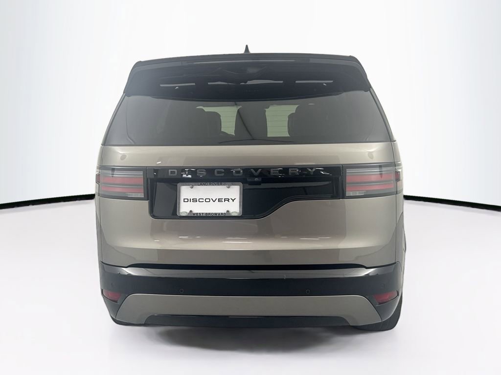 Certified 2024 Land Rover Discovery Dynamic SE image 6