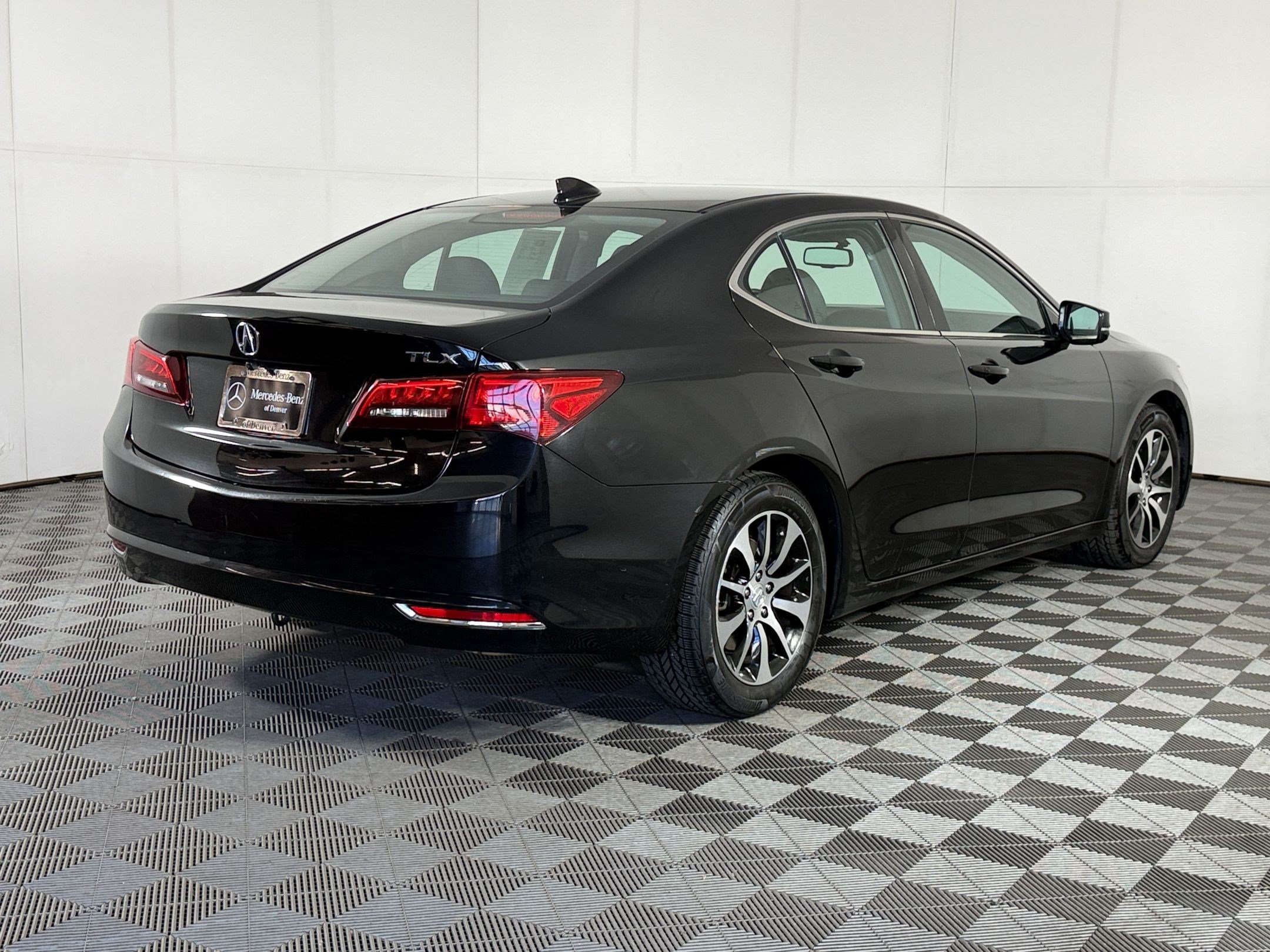 Used 2016 Acura TLX FWD image 9