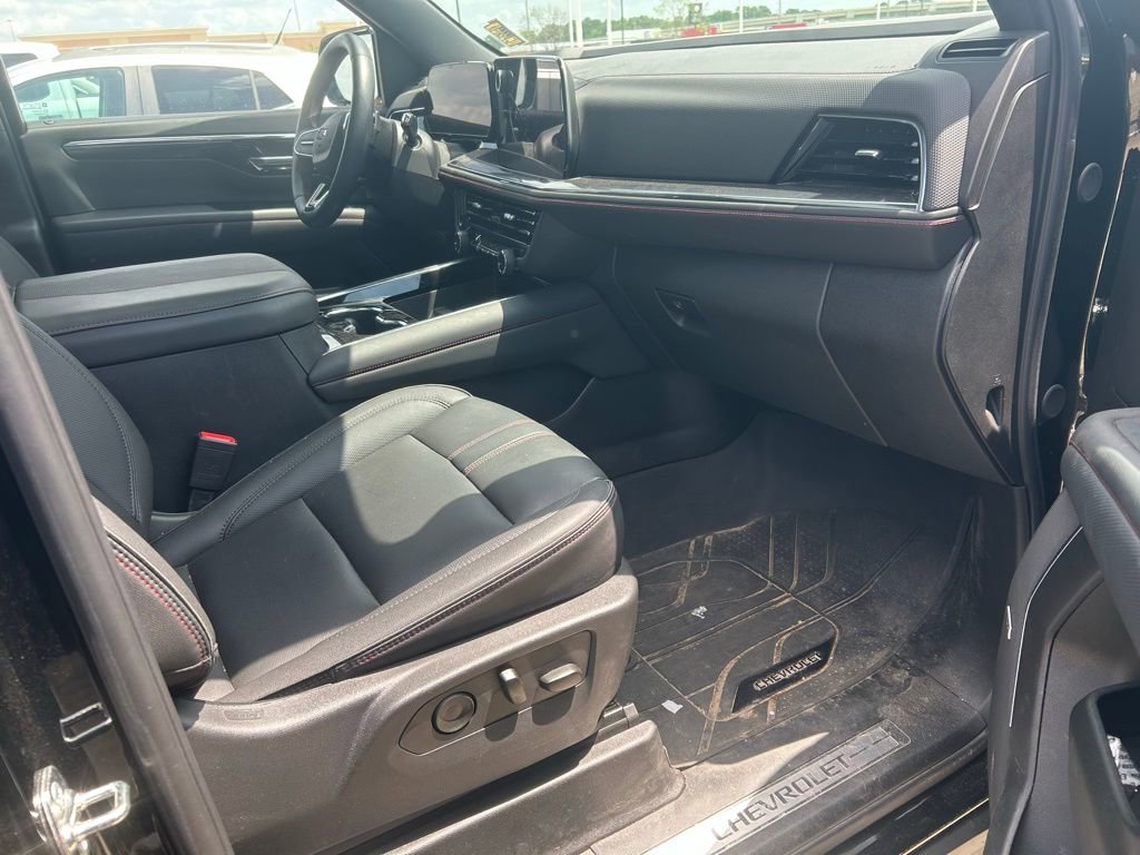 Used 2025 Chevrolet Tahoe RST w/ Comfort Package image 14