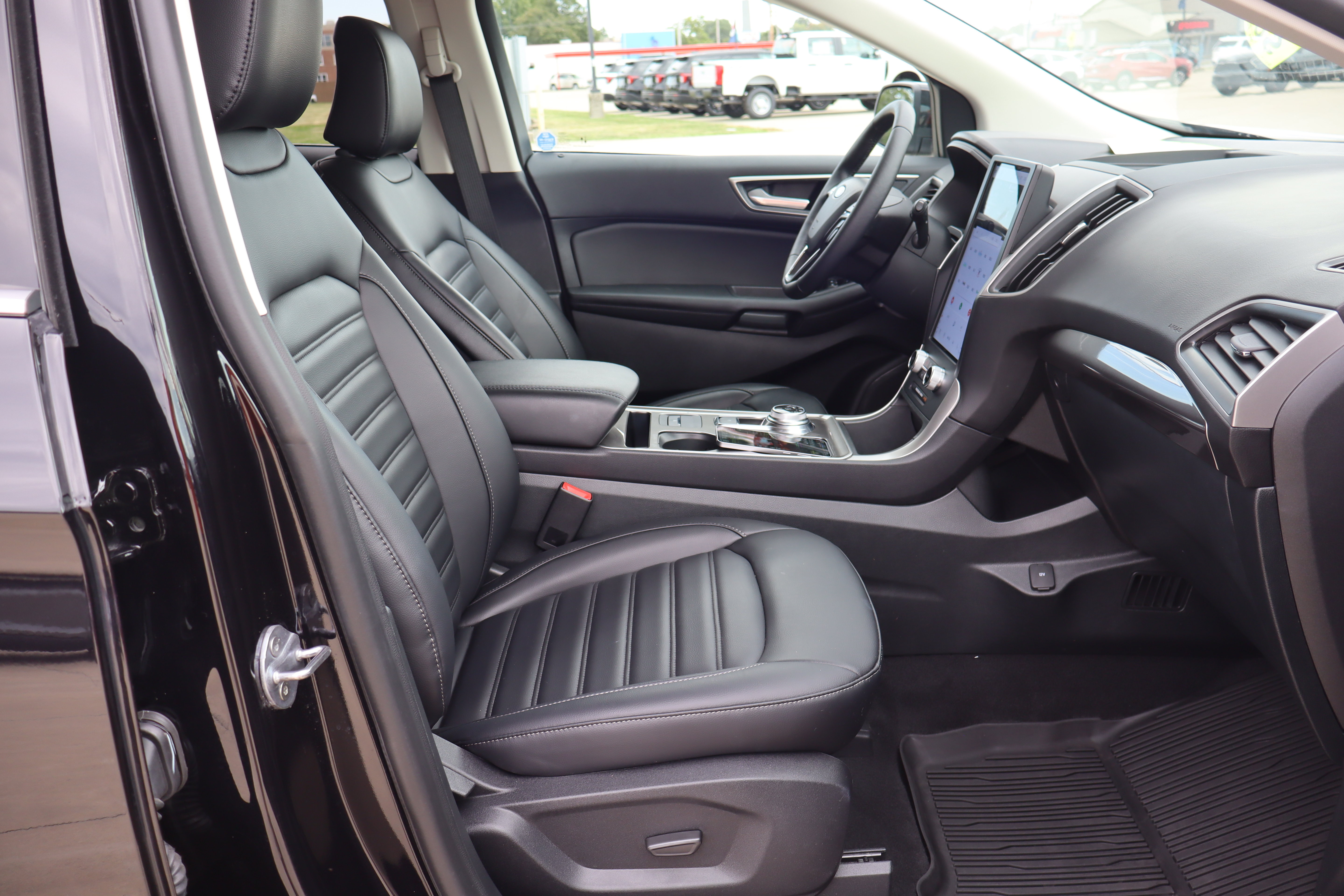 Used 2024 Ford Edge SEL w/ Convenience Package AWD/4WD image 13