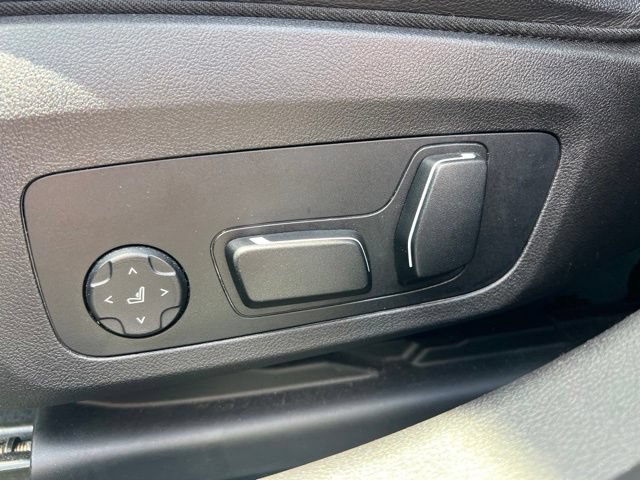 Used 2025 BMW 330i Sedan RWD image 30