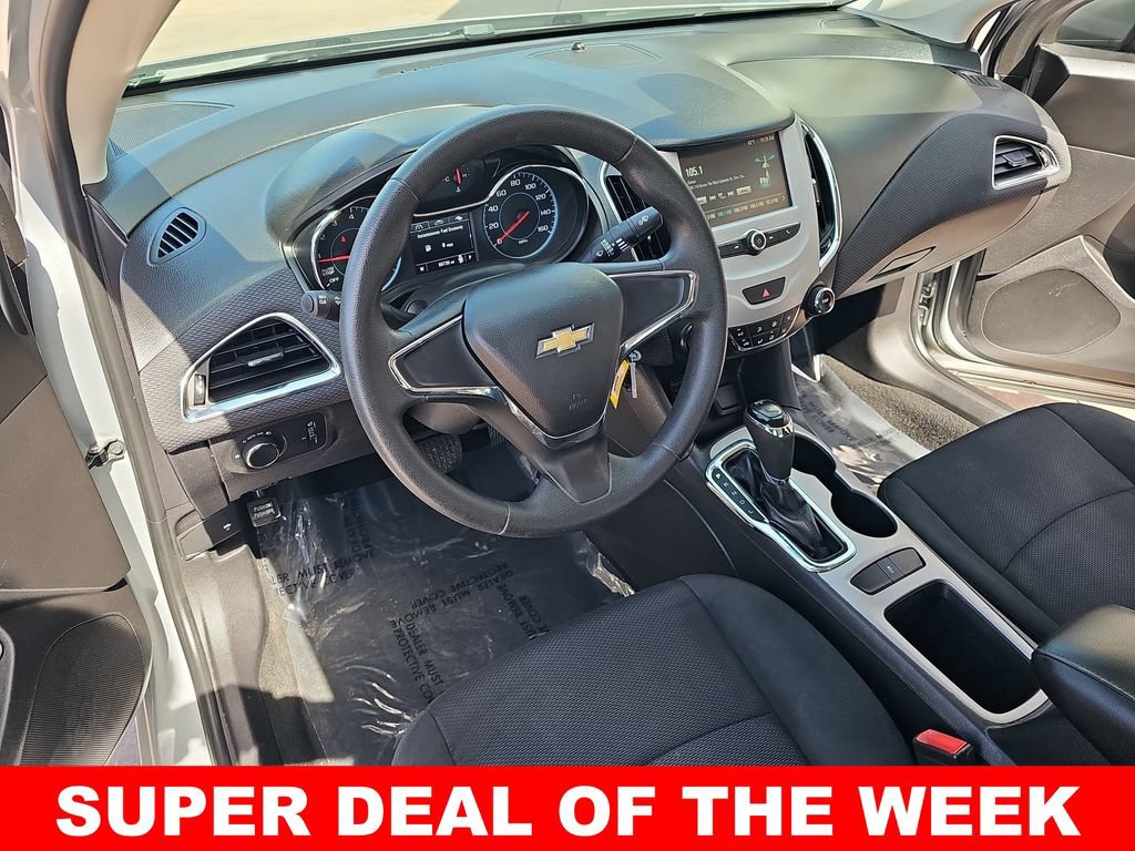 Used 2017 Chevrolet Cruze LS FWD image 15
