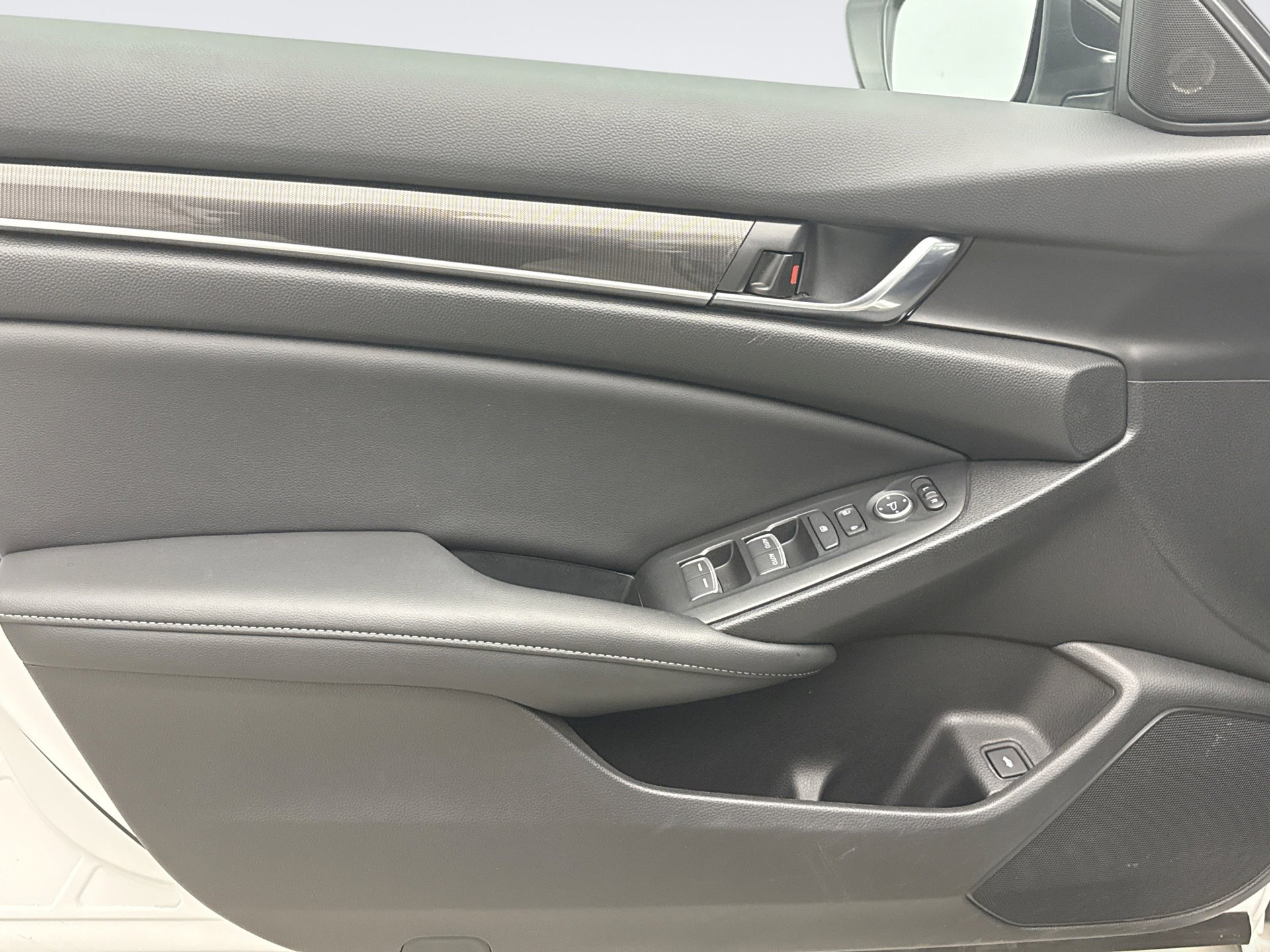 Used 2022 Honda Accord Sport image 9