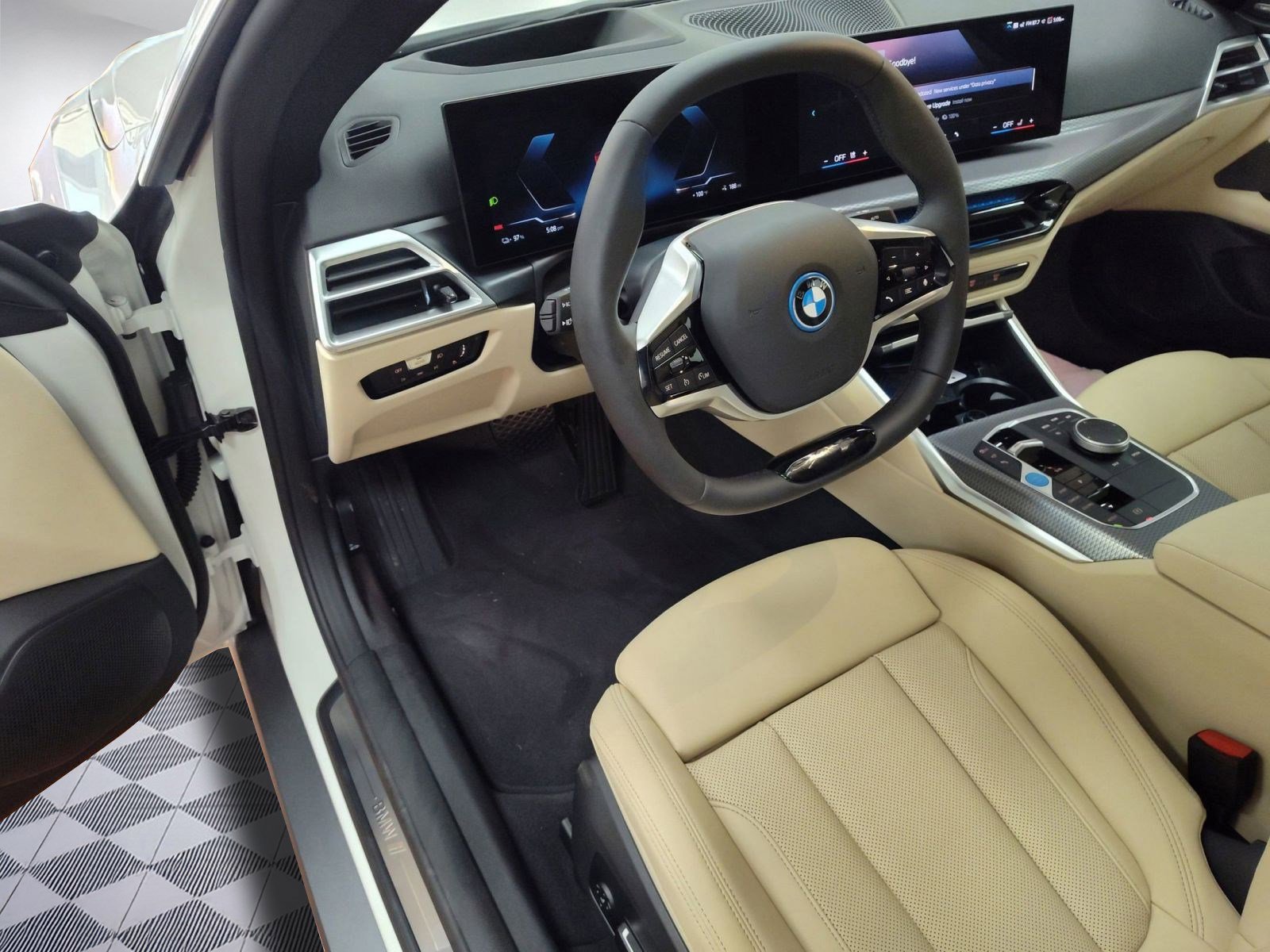 Used 2025 BMW i4 xDrive40i w/ Premium Package image 4