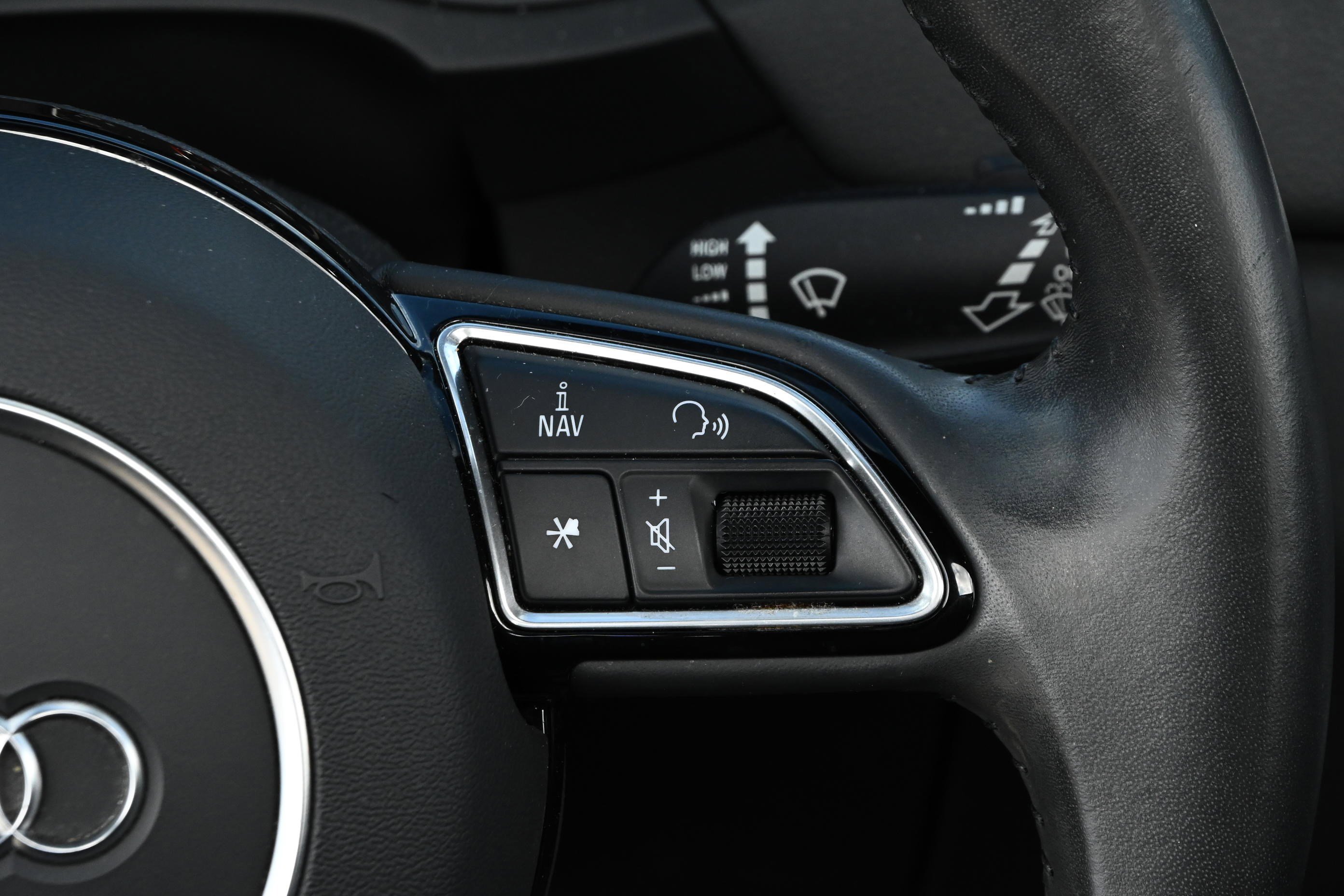 Used 2018 Audi Q3 2.0T Premium w/ Convenience Package image 29