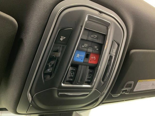 Used 2023 Jeep Grand Cherokee Altitude AWD/4WD image 17
