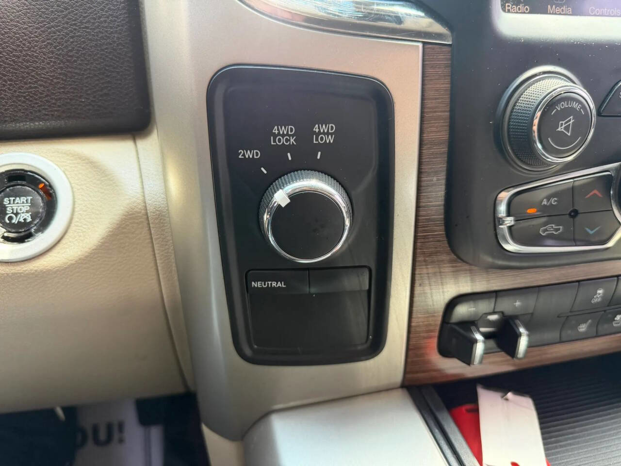 Used 2015 RAM 3500 Laramie AWD/4WD image 34