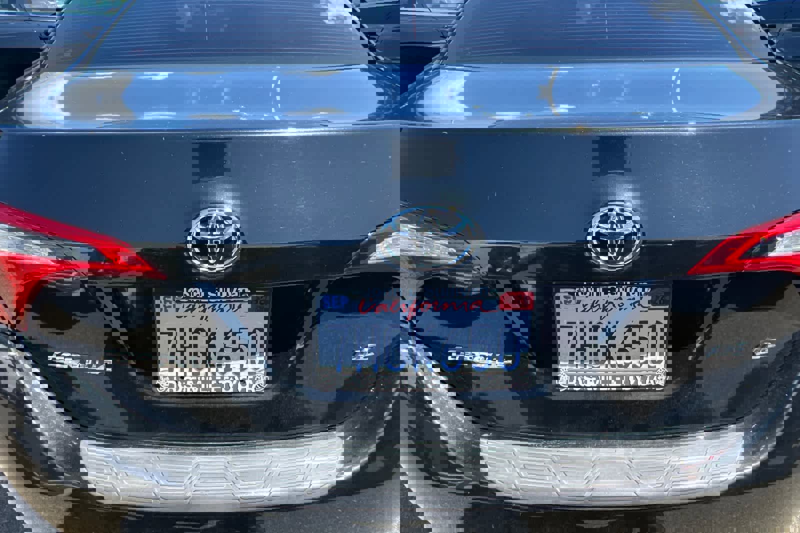 Used 2014 Toyota Corolla LE w/ Body Protection Package FWD image 19