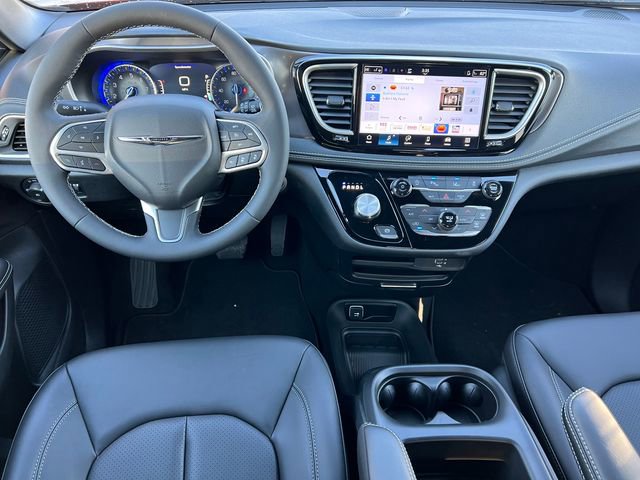 New 2026 Chrysler Pacifica Select image 2