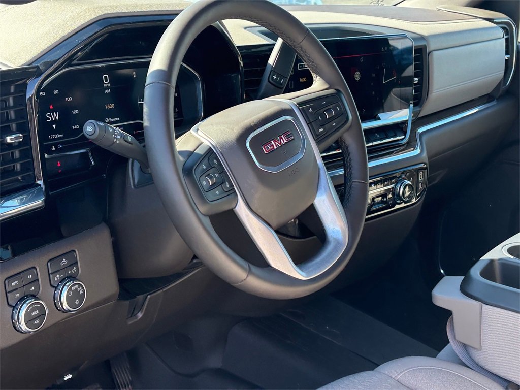 Used 2024 GMC Sierra 1500 SLE w/ X31 Off-Road Package image 10