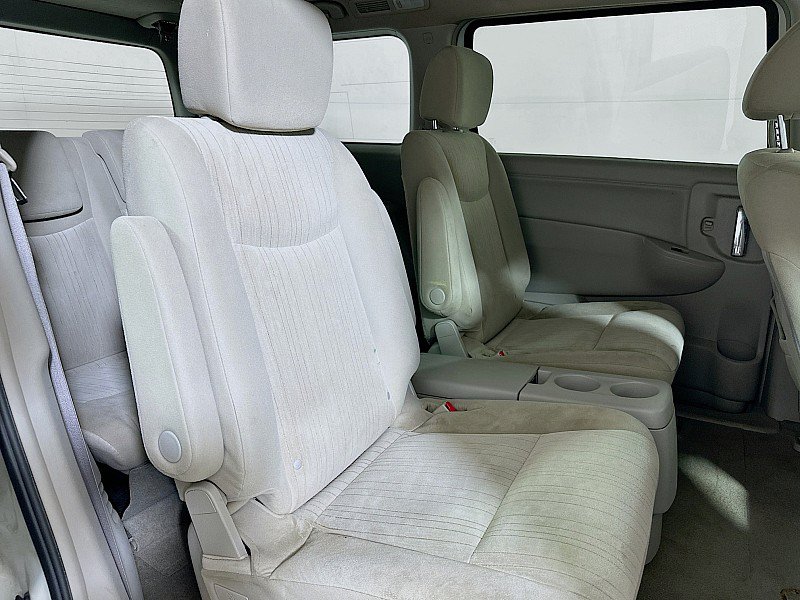 Used 2016 Nissan Quest SV FWD image 27