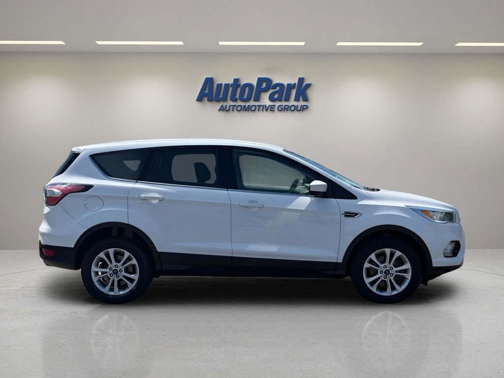 Used 2017 Ford Escape SE AWD/4WD image 8