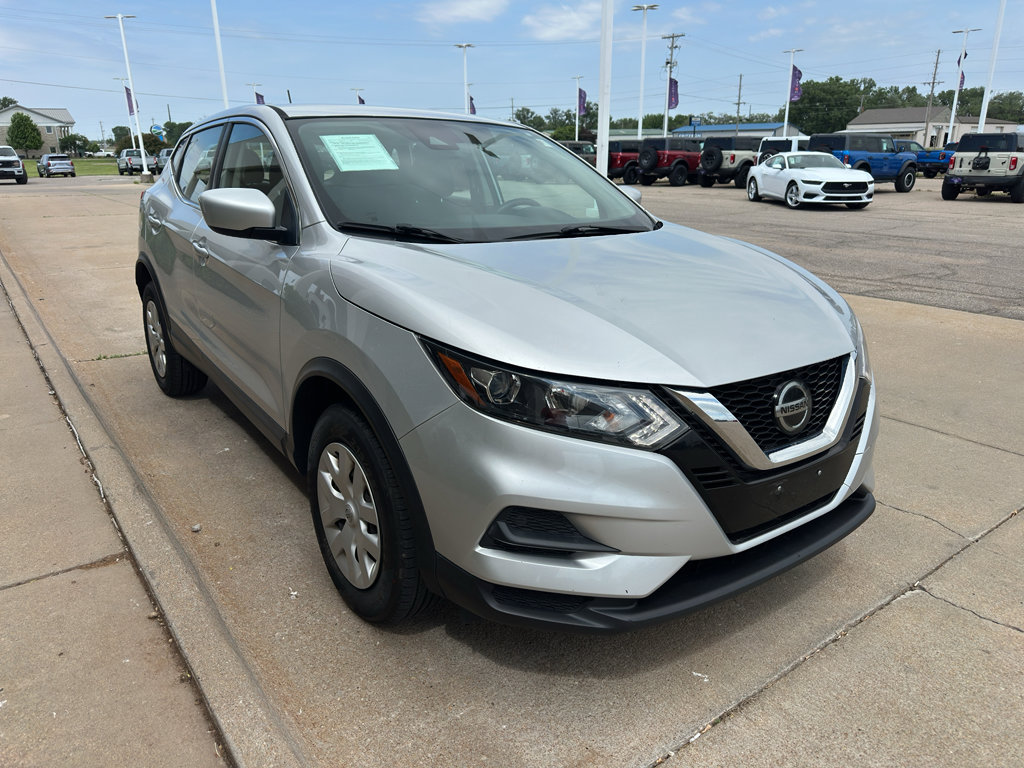 Used 2020 Nissan Rogue Sport S FWD image 2