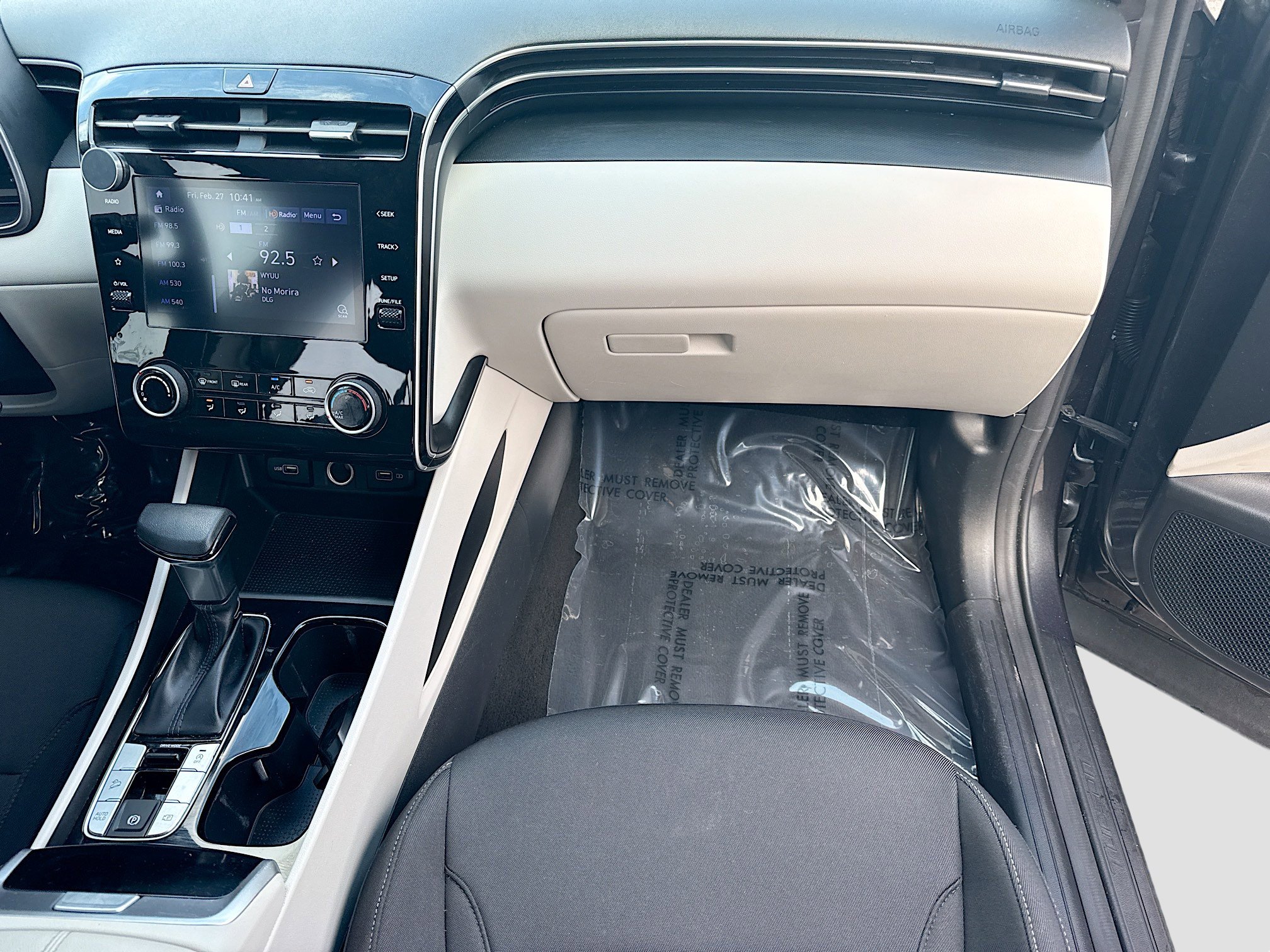 Used 2022 Hyundai Tucson SE image 16