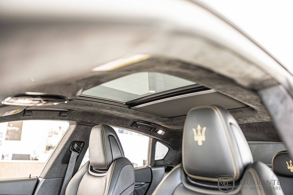 Used 2022 Maserati Levante F Tributo AWD/4WD image 20