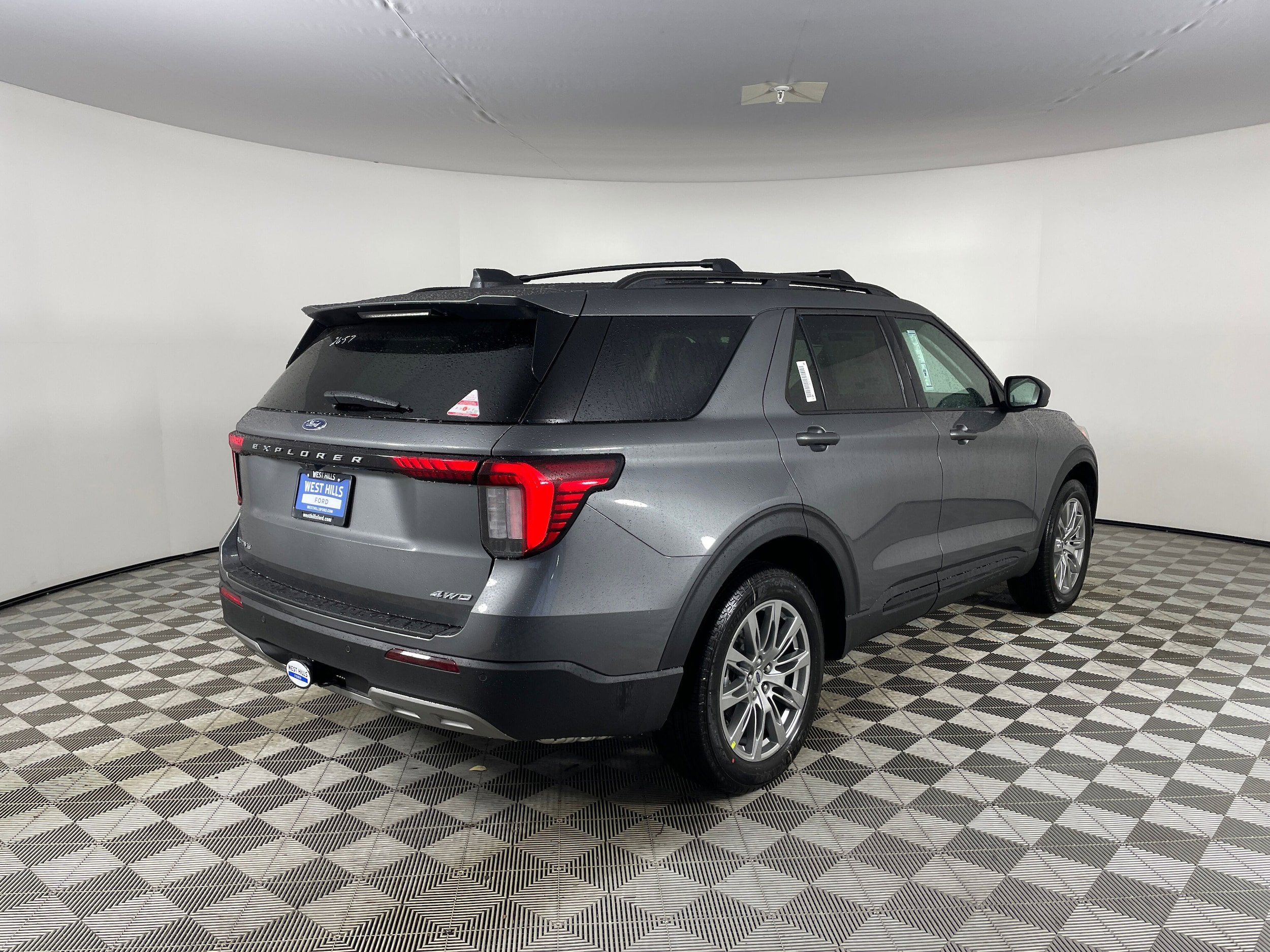 New 2026 Ford Explorer Active w/ Active Comfort Package image 6
